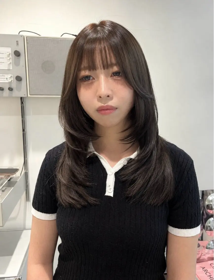 ミディアム カラー レイヤーカット カット ヘアカラー トリートメント 天神/レイヤー特化 ハイトーン/デザインのヘアスタイル