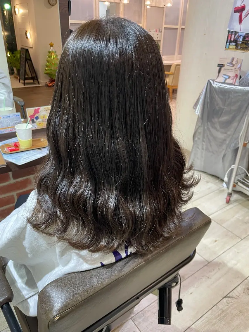 セミロング カラー ブラウンカラー 透明感カラー ヘアカラー トリートメント 広瀬 珠優のヘアスタイル