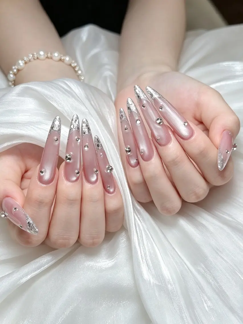 ネイル ENsalon AKIRAのネイルデザイン