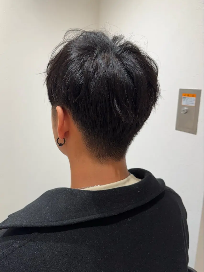ショート メンズ 刈り上げ 中田 美風のヘアスタイル