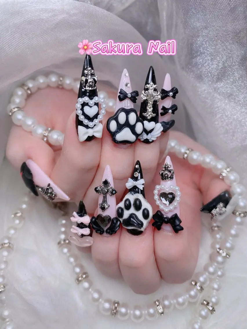 ネイル アートネイル オーロラネイル ボルドー チークネイル フレンチネイル ハンドネイル Sakura Nail Salonのネイルデザイン