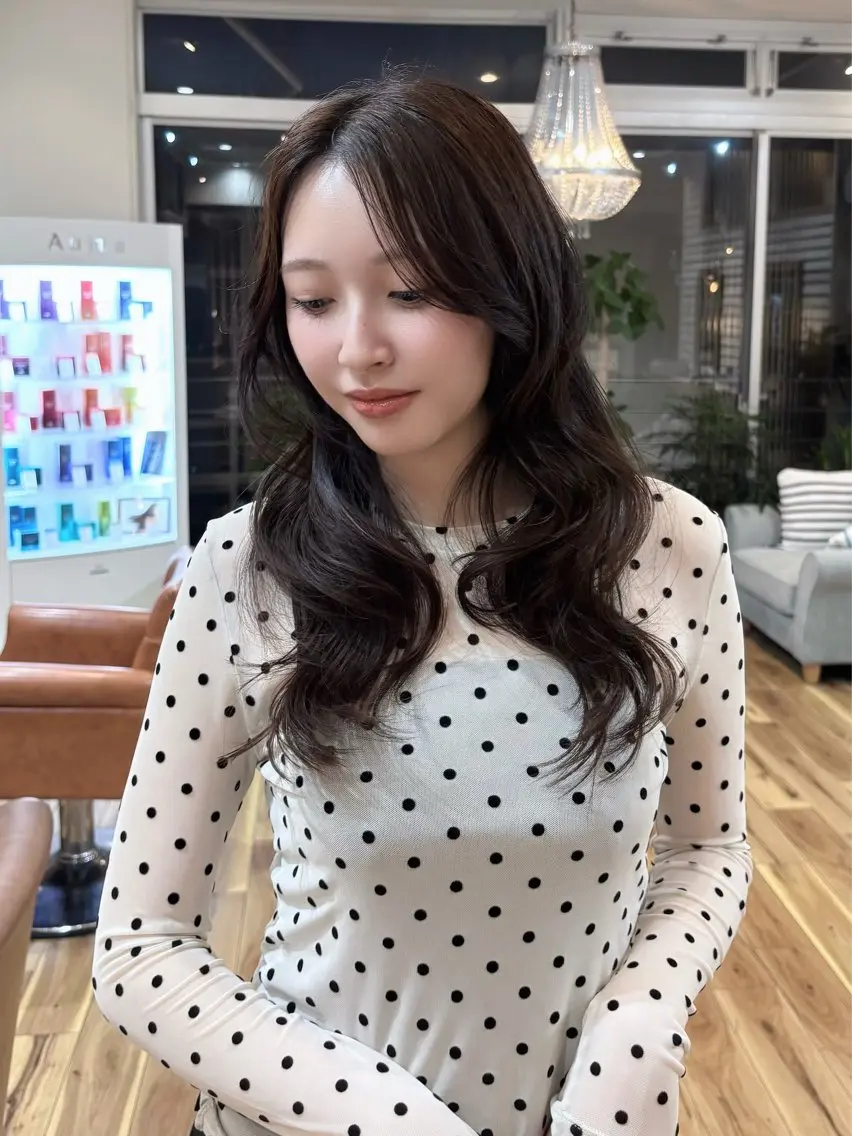 ロング カラー 顔まわりレイヤー 顔周りカット 韓国風ヘア レイヤーカット カット トリートメント &.越冨 レイヤー/ 顔周り特化/髪質改善のヘアスタイル