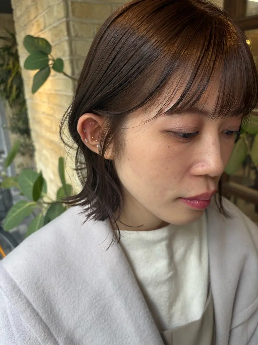 ミディアム ボブ 河上 麻衣/白髪ぼかしのヘアスタイル