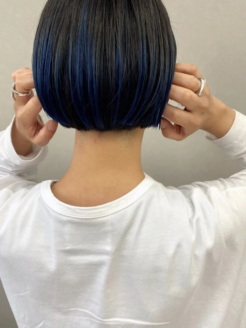 ショート カラー ブリーチ ブルーカラー ダブルカラー ハイライトカラー ネイビーカラー -福岡博多筑紫口- 大津成美のヘアスタイル