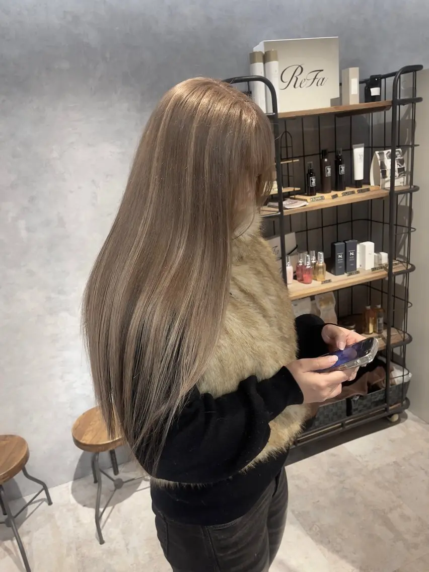 ロング カラー ブリーチ ヘアカラー エクステ 福西 洋斗のヘアスタイル