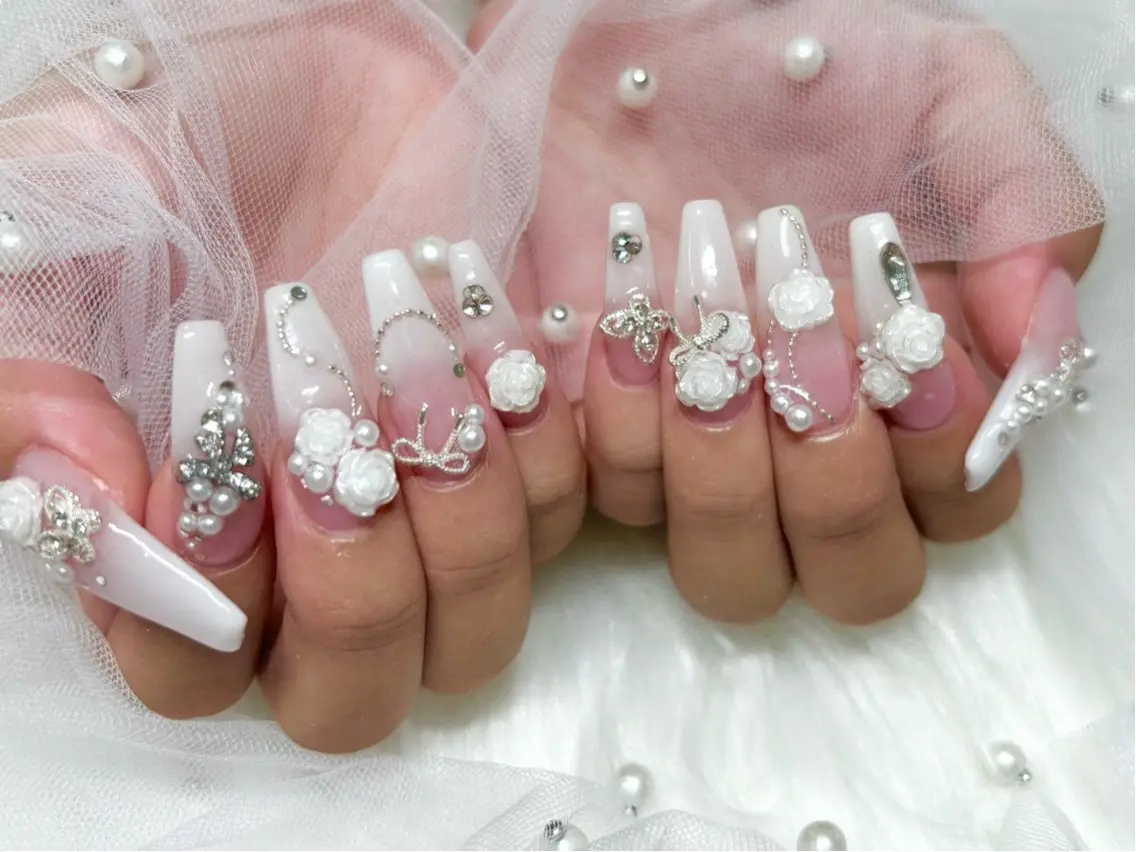 【全員】パーツ・アート付け放題持ち込みアートコース💅🏻 ✨🩵（オフ•ケア込み）の写真