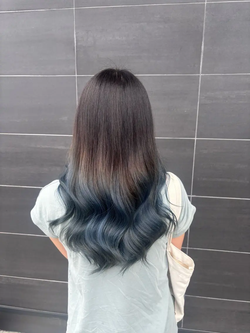 ロング ヘアカラー 中村 梨央奈のヘアスタイル