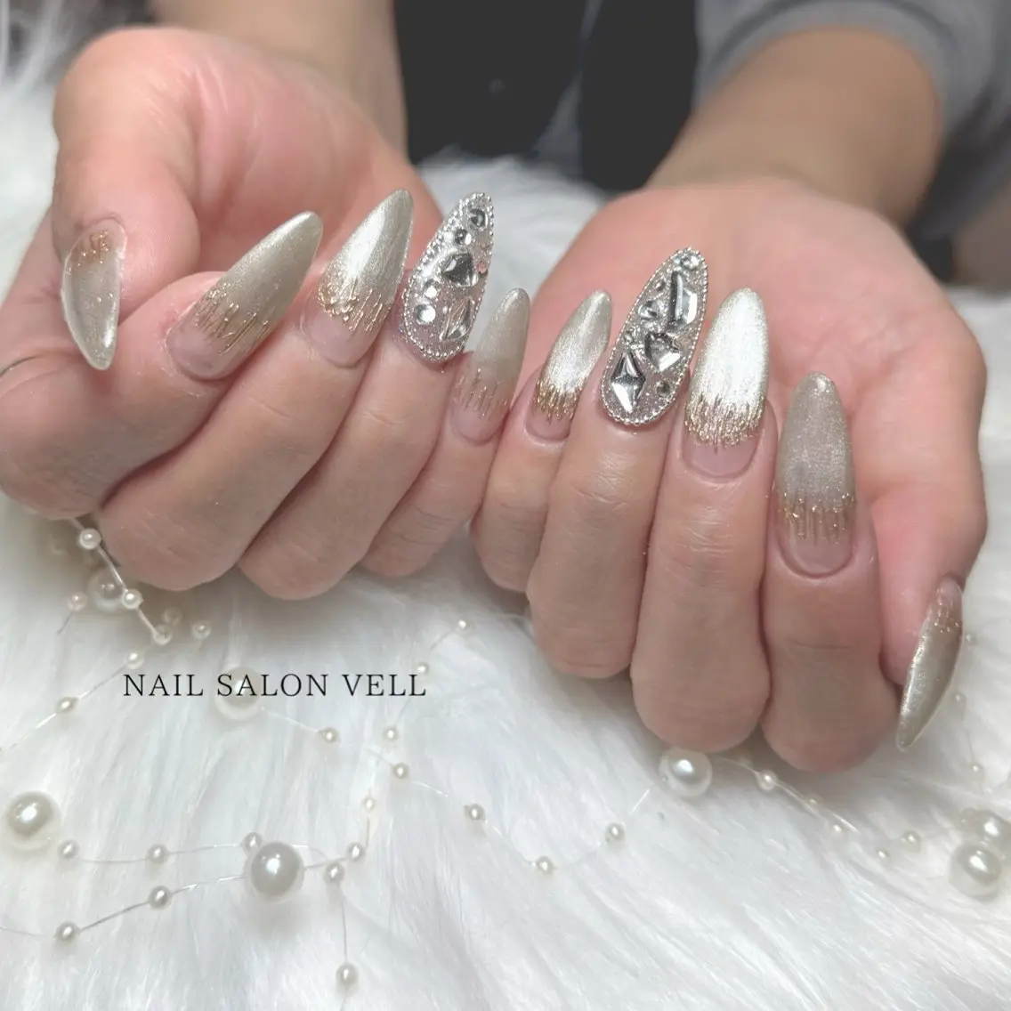 ネイル マグネットネイル ﾈｲﾙｻﾛﾝ Vellのネイルデザイン