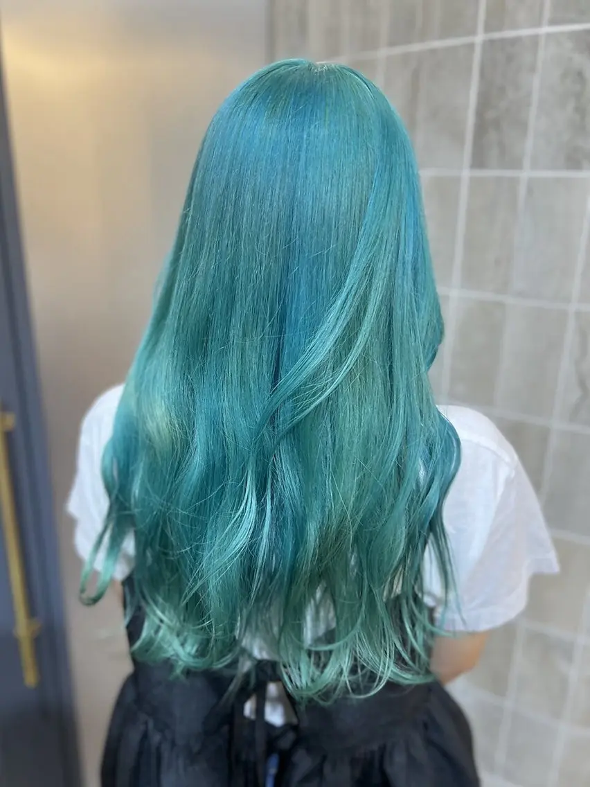 ロング カラー ブルーカラー 透明感カラー ヘアカラー りおん/オタク/ 推しカラーのヘアスタイル
