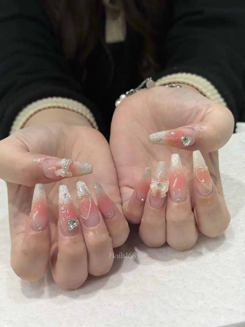 ネイル アートネイル チークネイル 韓国ネイル マグネットネイル ニュアンスネイル NAILS168 新大久保店のネイルデザイン