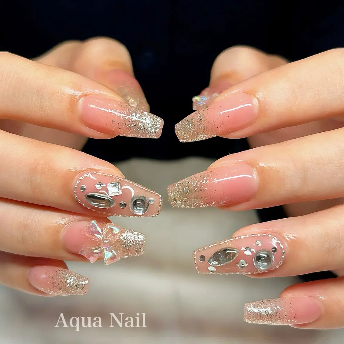 ネイル グラデーション 韓国ネイル ラメ(グリッター) ラメグラデーション ピンク ハンドネイル AQUA NAILのネイルデザイン