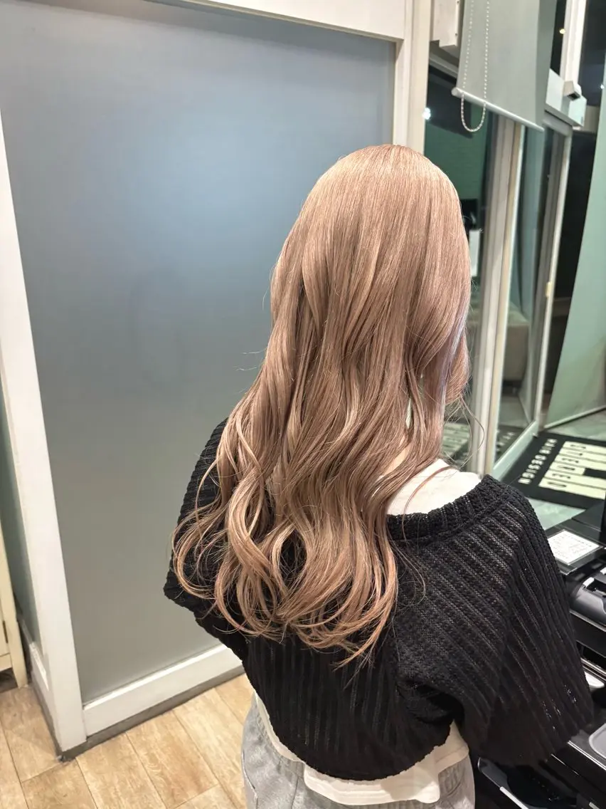 ロング カラー ベージュカラー ブリーチ ホワイトベージュ ヘアカラー 古田 穂香/似合わせカラーのヘアスタイル