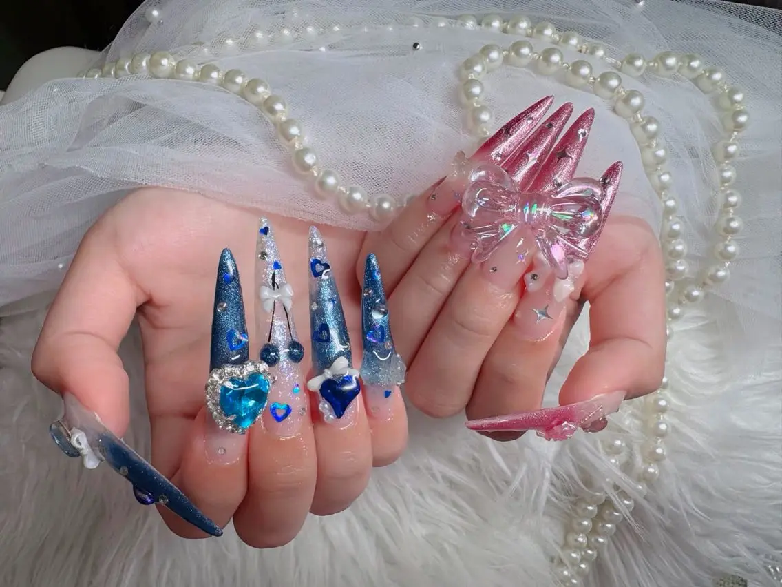 ネイル チークネイル フレンチネイル キラキラネイル 韓国ネイル マグネットネイル ハンドネイル Sakura h.babynailのネイルデザイン