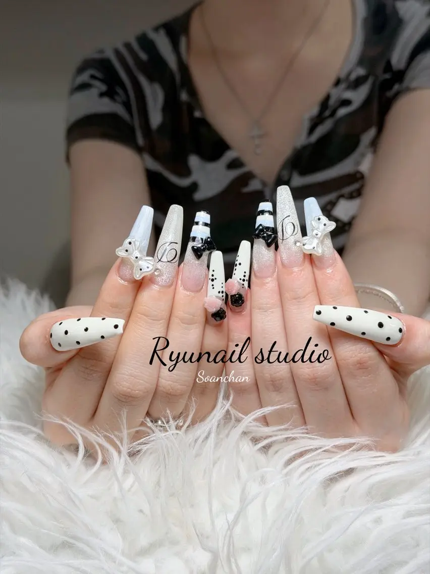 ネイル アートネイル ジェルネイル マグネットネイル ニュアンスネイル シンプルネイル ハンドネイル Ryu Nail NekoChanのネイルデザイン