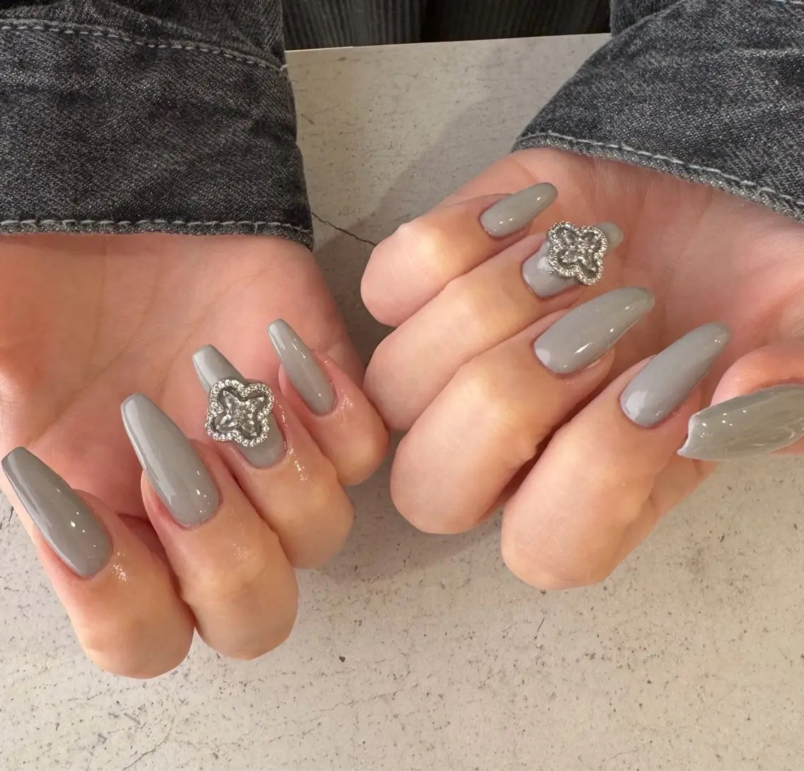 【ミニモ限定✨️】ワンカラー(オフなし)🎀シンプルで可愛いワンカラーネイル💅🏻お好きなカラーお選びいただけます🩷の写真