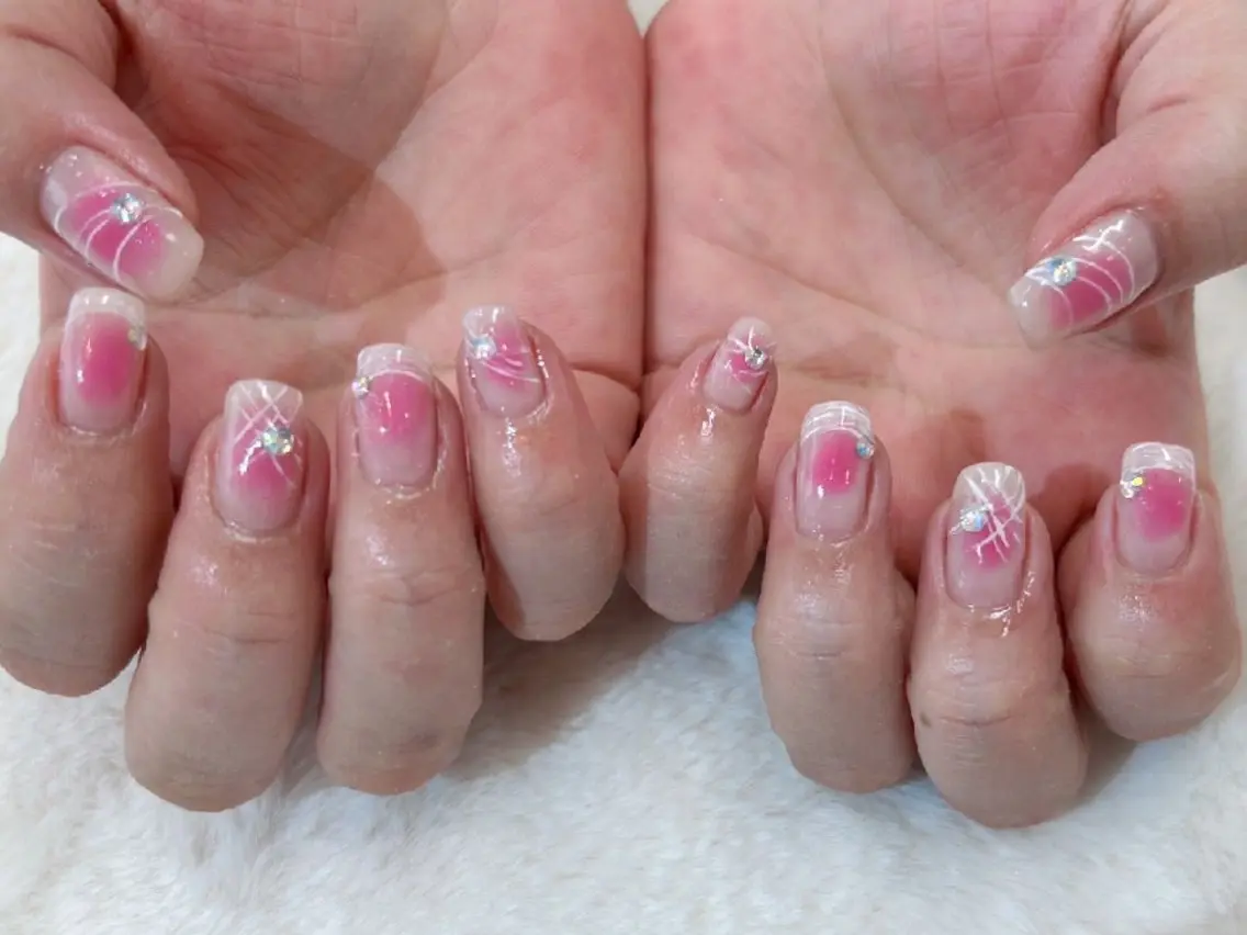 ネイル チークネイル ガーリー ハンドネイル ハンドケア 心斎橋Salon Epokkuのネイルデザイン