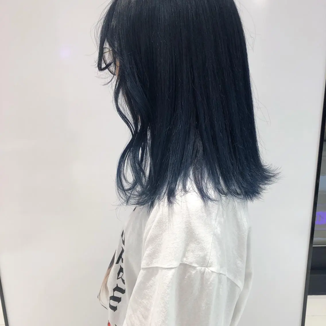ミディアム カラー ブリーチ ヘアカラー 相川 愛実のヘアスタイル