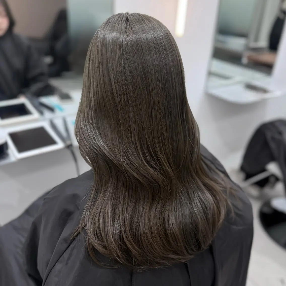 ロング カラー ブリーチ ダブルカラー グレージュ ブリーチなしカラー オリーブグレージュ カット ヘアカラー トリートメント 澤 佑華 🎀 透明感カラーのヘアスタイル