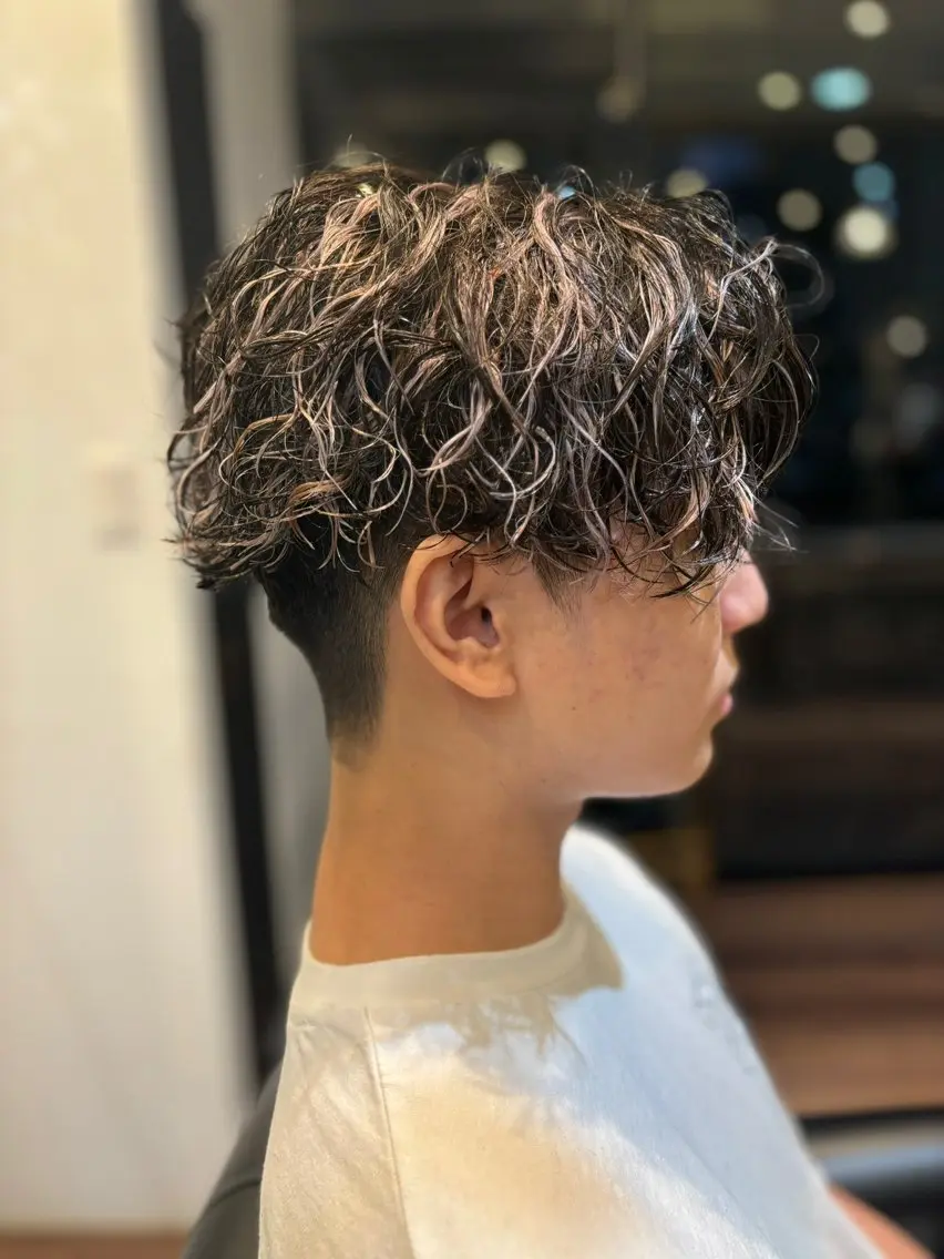 メンズ メンズハイライト メンズパーマ 🔥メンズ職人🔥 ✂️加瀬澤駿✂️のヘアスタイル