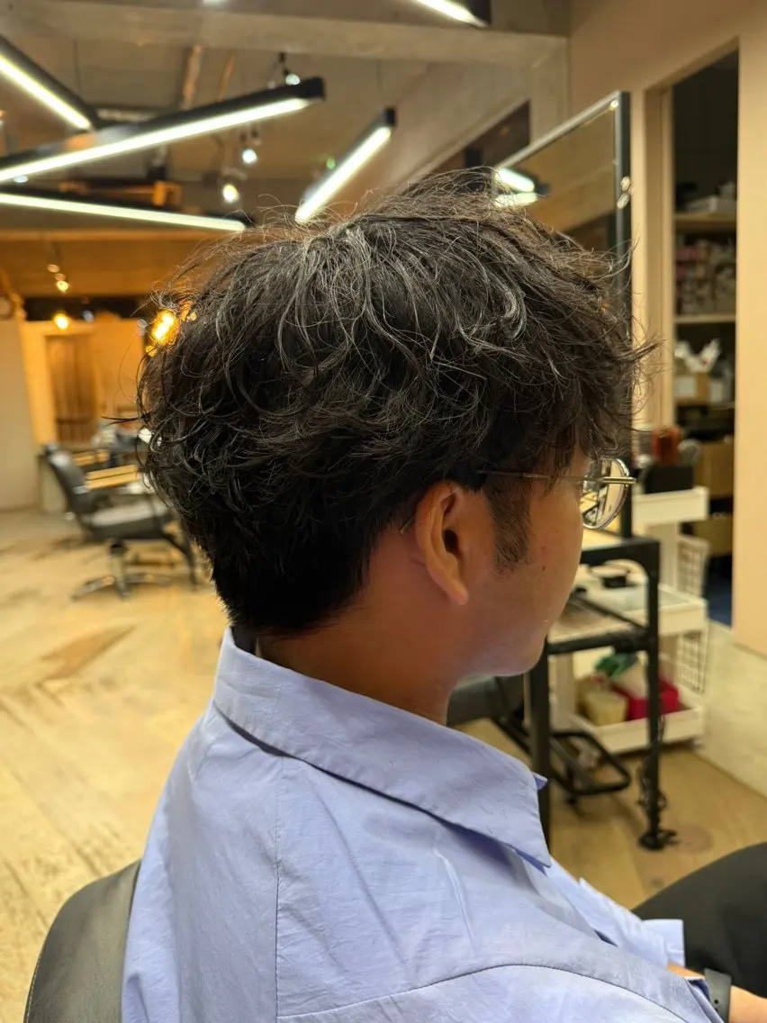 メンズ カット パーマ 岩佐 優之心のヘアスタイル