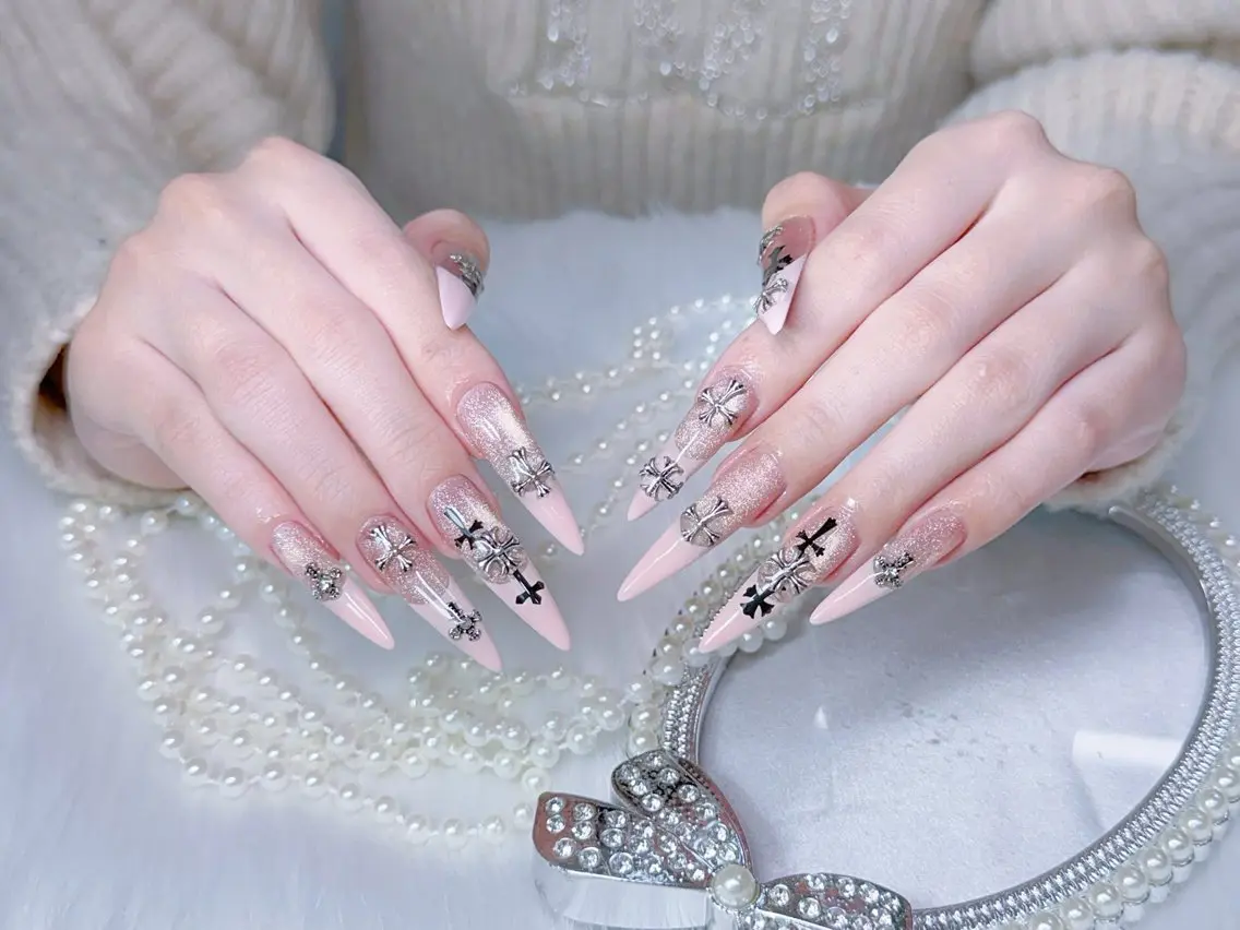 👑【ロングネイル人気No.1】40〜70mm💖アート・パーツつけ放題の写真