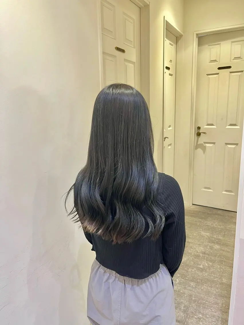 カラー 黒髪 ブルーカラー ブルーブラック 透明感カラー エクステ/ストレート /暖色カラー/amiのヘアスタイル
