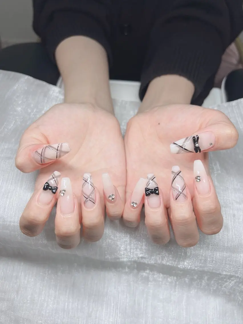 ネイル 長さ出し グラデーション キラキラネイル マグネットネイル ニュアンスネイル ハンドネイル Lee Nails チップ長さだし専門店のネイルデザイン