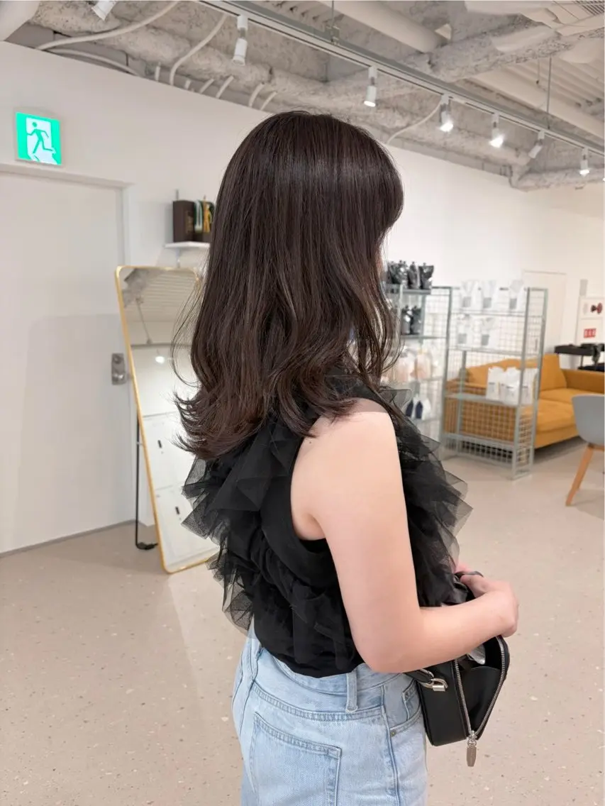 ミディアム 箱崎 凪沙のヘアスタイル