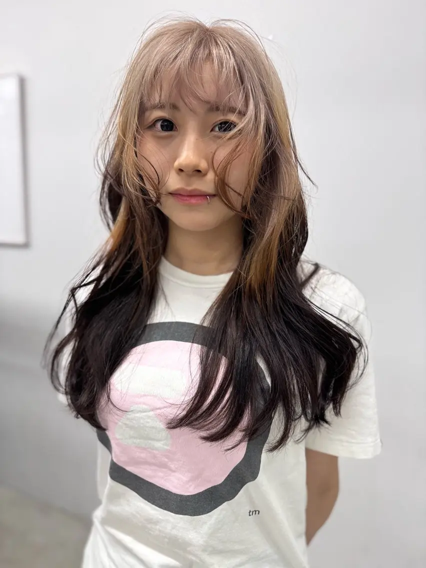 ロング カラー オカモト ミユウのヘアスタイル