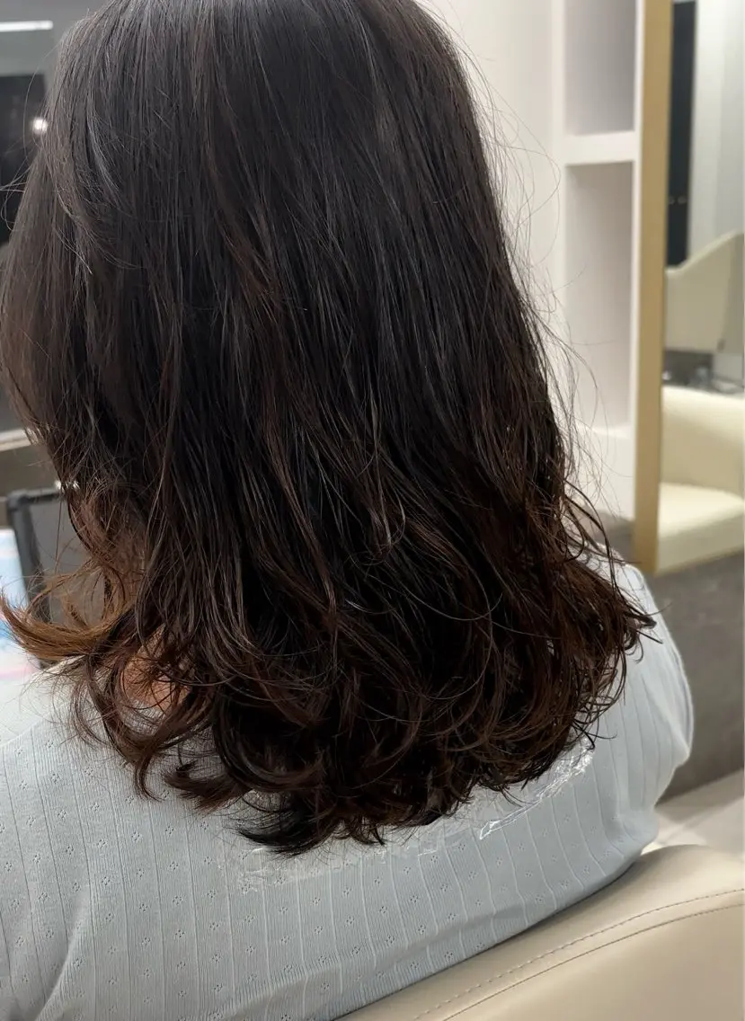ミディアム パーマ ORO千里山店/ 里見愛梨のヘアスタイル
