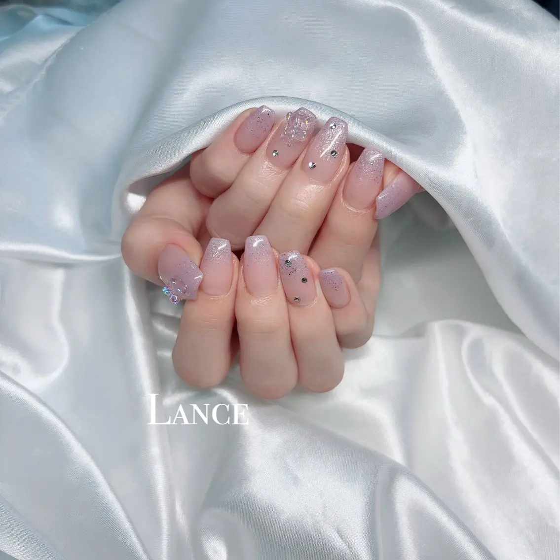 ネイル オーロラネイル フットネイル フレンチネイル キラキラネイル 韓国ネイル Lance nailのネイルデザイン