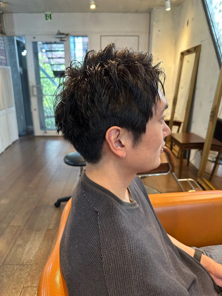 ショート カラー メンズ ビジネス 刈り上げ マエダ　カズエ🫶 coronahairのヘアスタイル