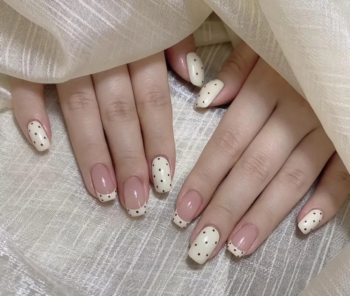 ネイル はる🎀ネイル& アイラッシュ🐈⬛のマツエク・マツパデザイン