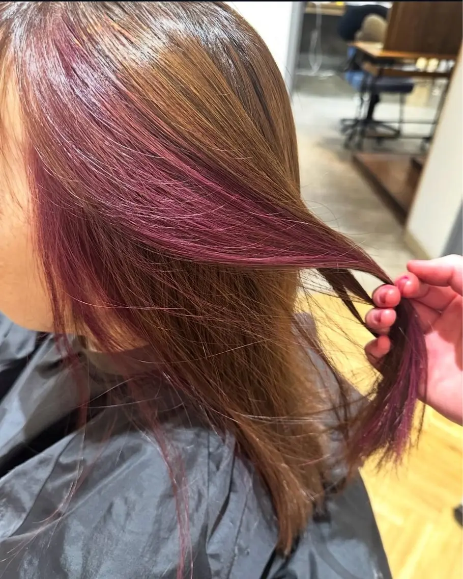 カラー ミストバング イヤリングカラー  フェイスフレーミング ヘアカラー 白垣 凛のヘアスタイル