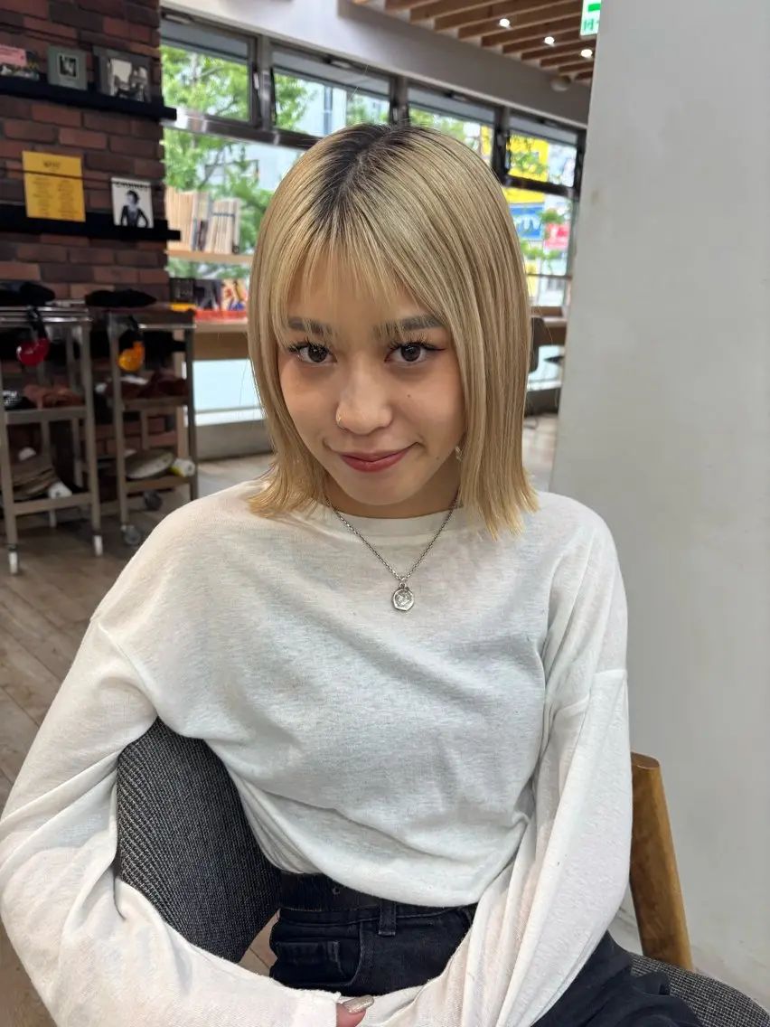 ショート カラー ブリーチ ブロンド ダブルカラー ハイトーンカラー ボブ 🫧nari🫧 谷町 大阪のヘアスタイル
