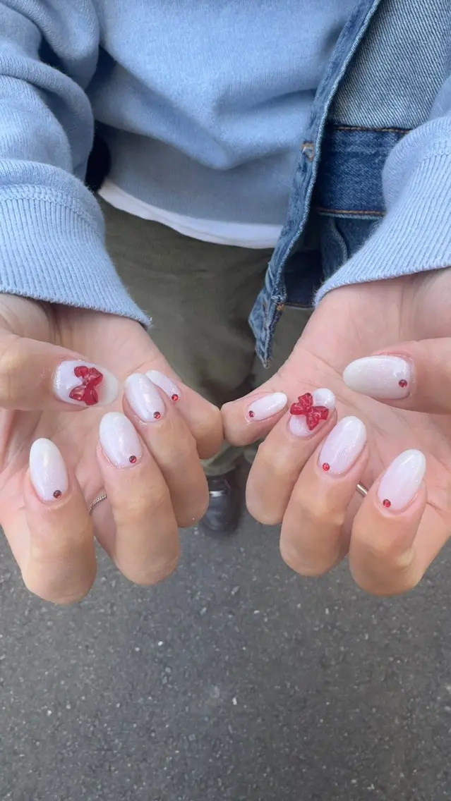 ネイル フレンチネイル 韓国ネイル マグネットネイル ミラーネイル リボン ハンドネイル MH_ Nailのネイルデザイン