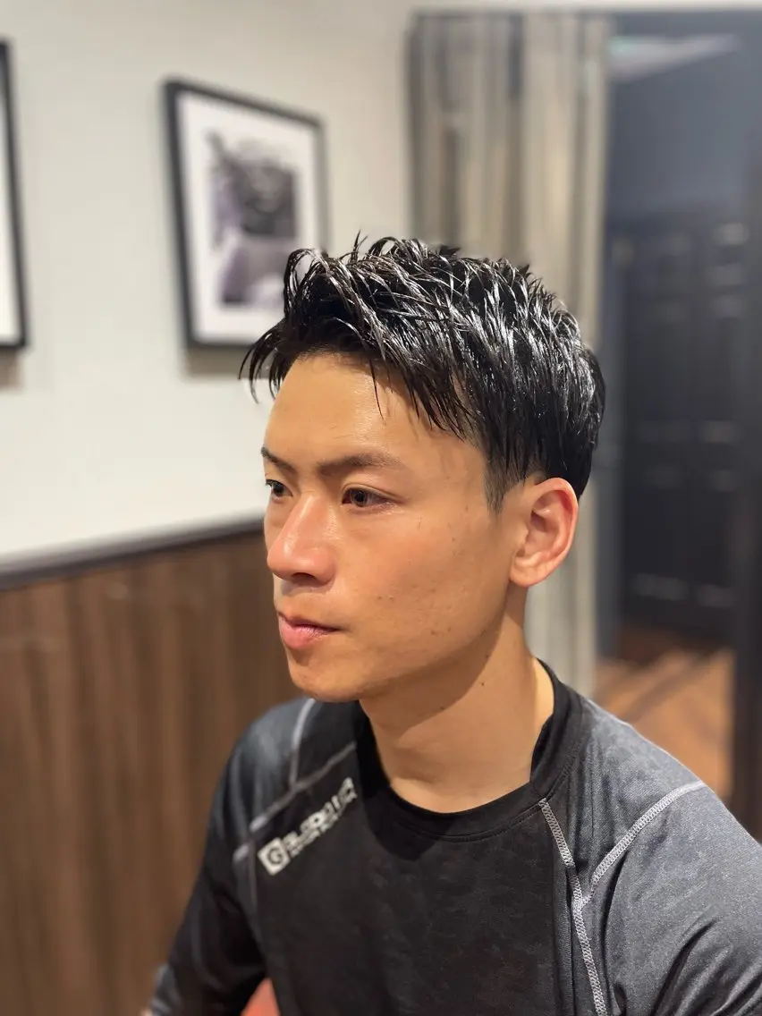 ショート 飯野 公紀のヘアスタイル