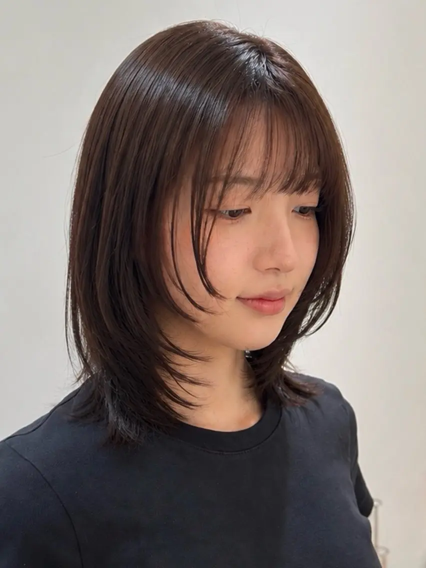 ミディアム カラー ヘアアレンジ ブリーチ ダブルカラー イルミナカラー ブリーチなしカラー オリーブカラー カット ヘアカラー トリートメント 立川/レイヤー/ 透明感カラーのヘアスタイル