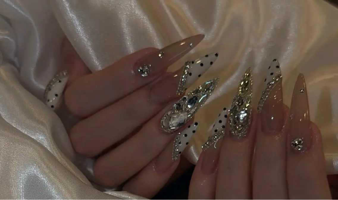 ネイル ハンドネイル NiJi Nailsのネイルデザイン