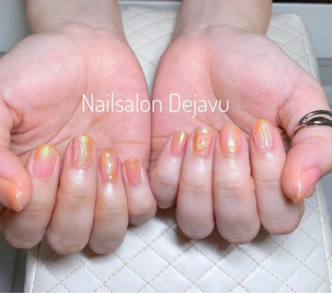 ネイル アートネイル オーロラネイル ジェルネイル ニュアンスネイル ぷっくりネイル Nail salon Dejavu 🌿のネイルデザイン