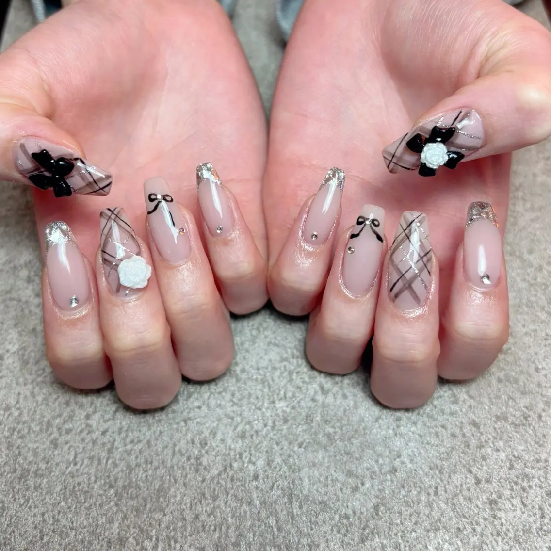 ネイル リボン ハンドネイル nailroom DIASOMNIAのネイルデザイン