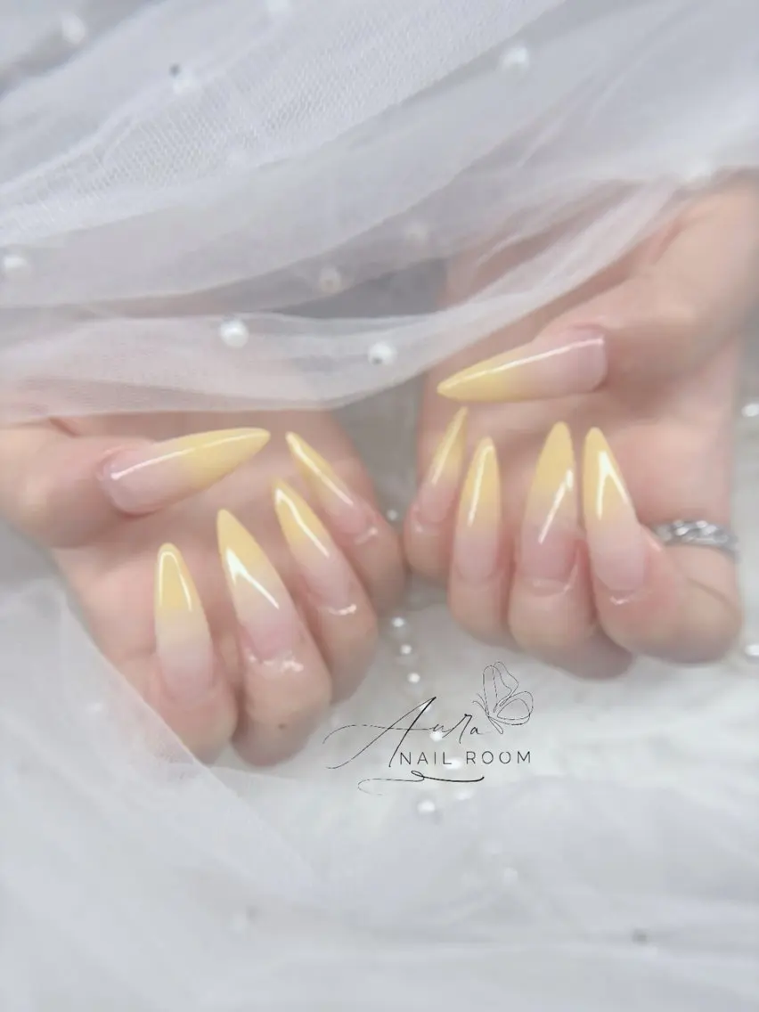 ネイル グラデーション Aura Nail Roomのネイルデザイン