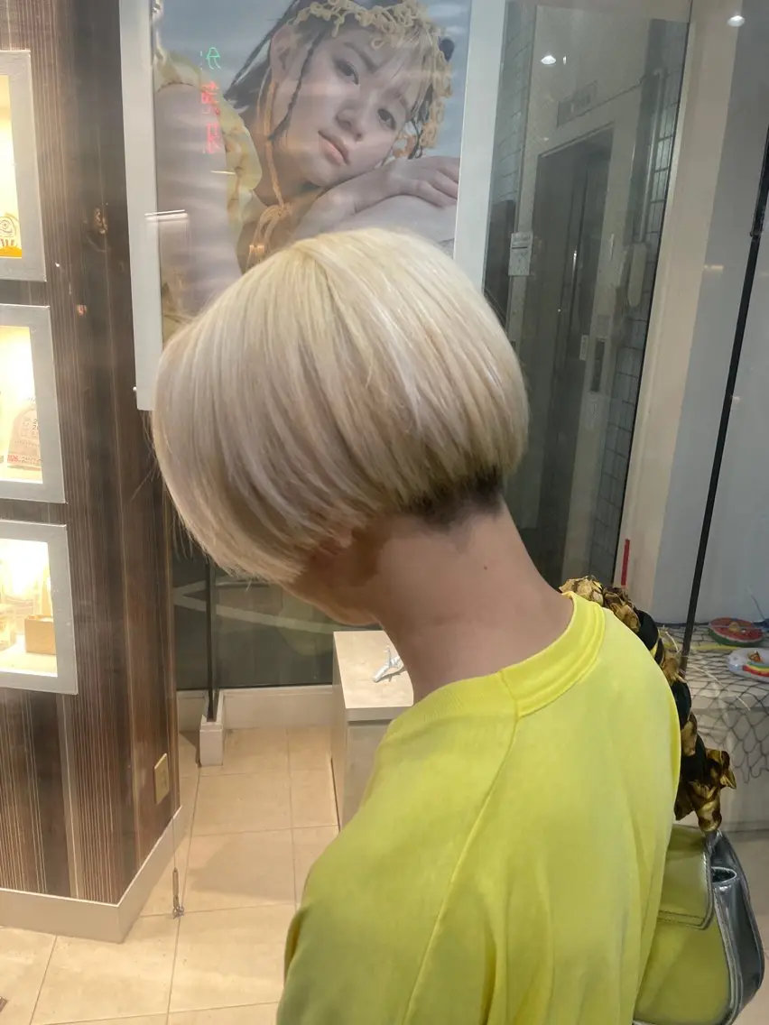 カラー メンズ メンズブリーチ メンズハイトーン ブリーチ 抜きっぱなしブロンド ブロンド ヘアカラー トリートメント decor 🪩 sara☆のヘアスタイル