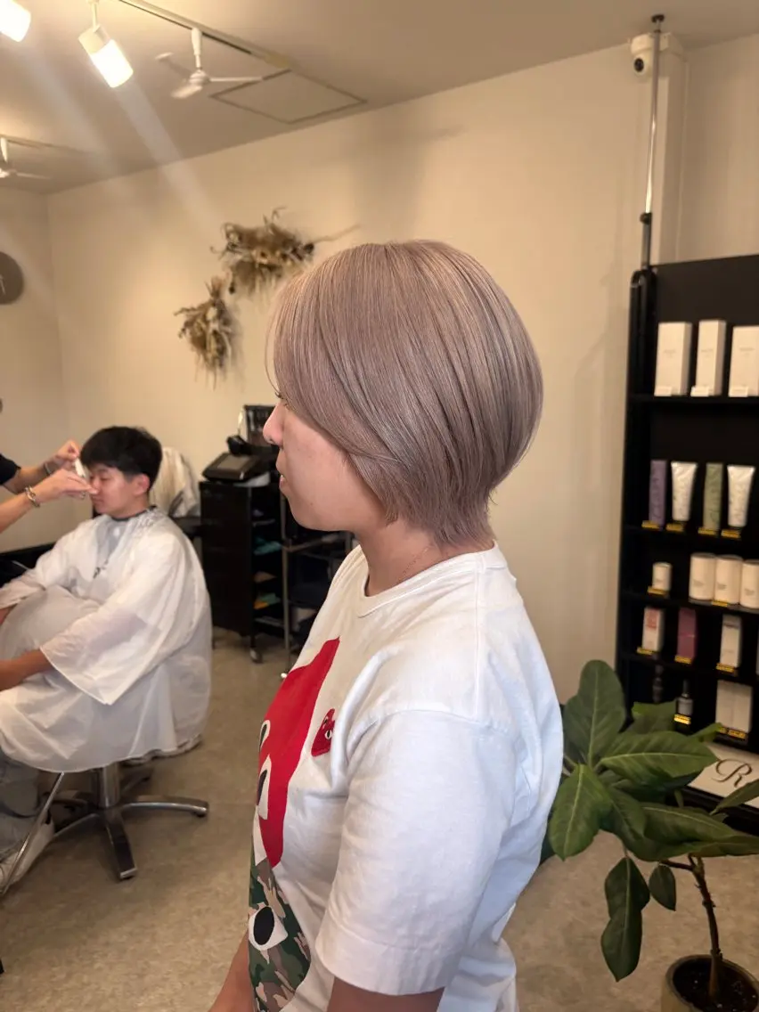ショート 韓国レイヤー/透明感 カラー🐈曾根高のヘアスタイル