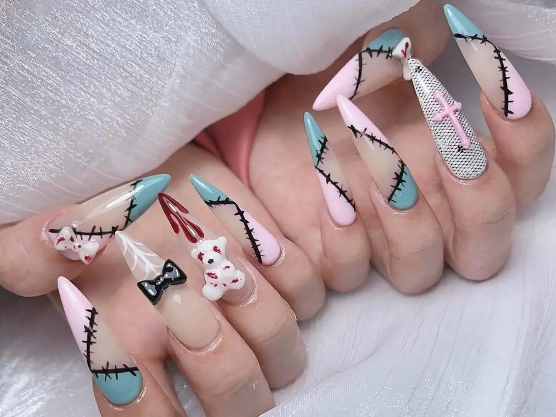 ロング カラー グラデーションカラー 韓国風ヘア ハンドネイル Bling Salonのネイルデザイン