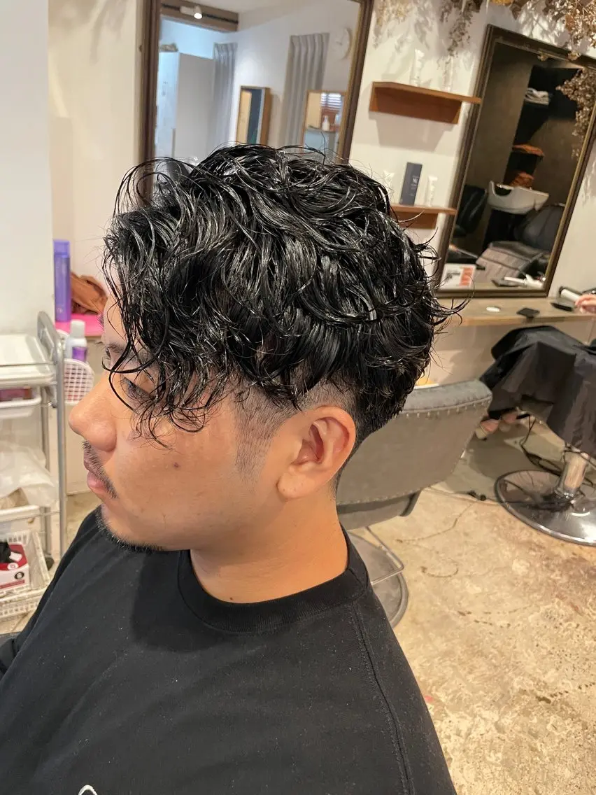 パーマ メンズ メンズパーマ スパイラルパーマ カット パーマ ギャルの革命児 秀斗のヘアスタイル