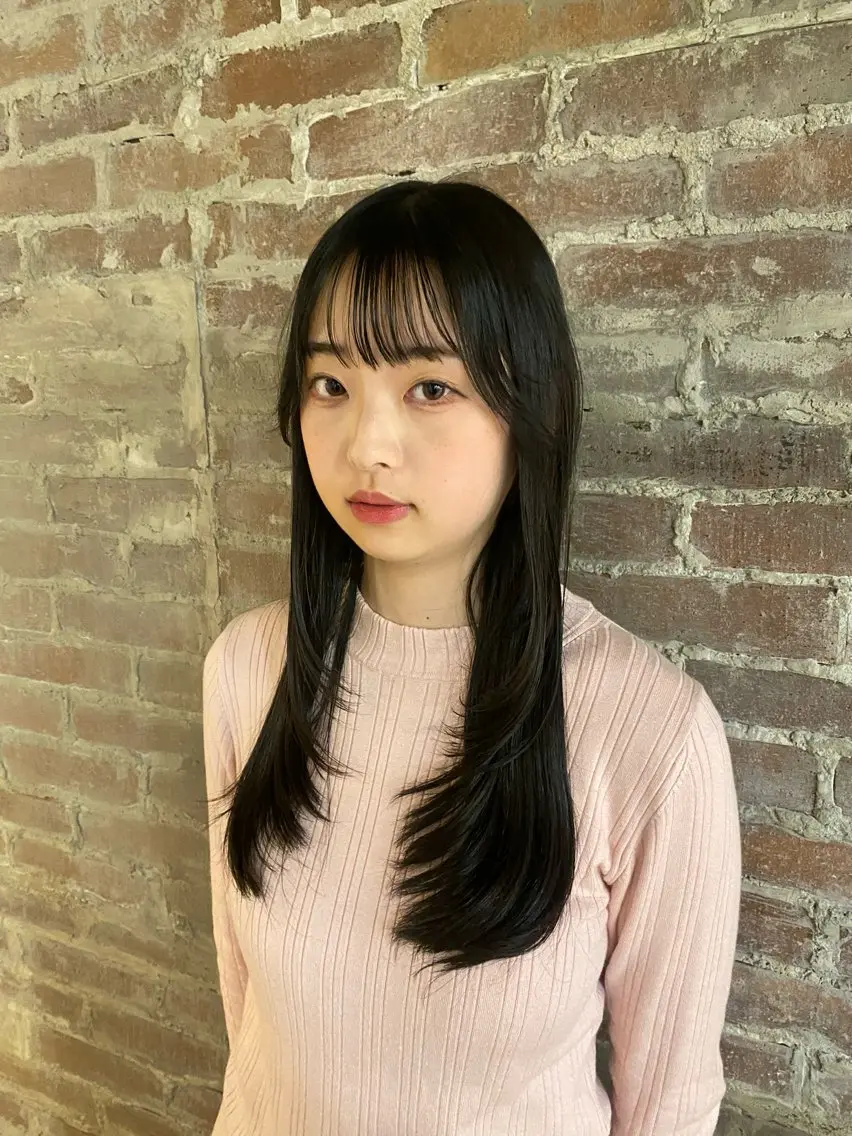 ロング カット 韓国風レイヤー× くびれヘア艶髪のヘアスタイル