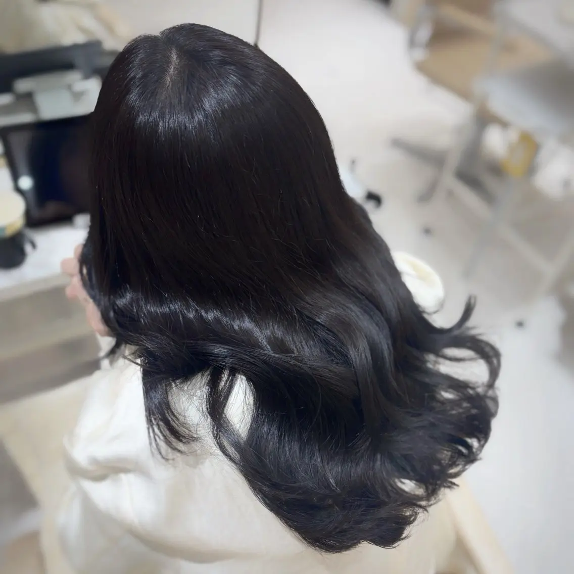 セミロング カラー 黒髪 ブルーカラー ブルーブラック りほ/顔周りカット/ レイヤーカットのヘアスタイル