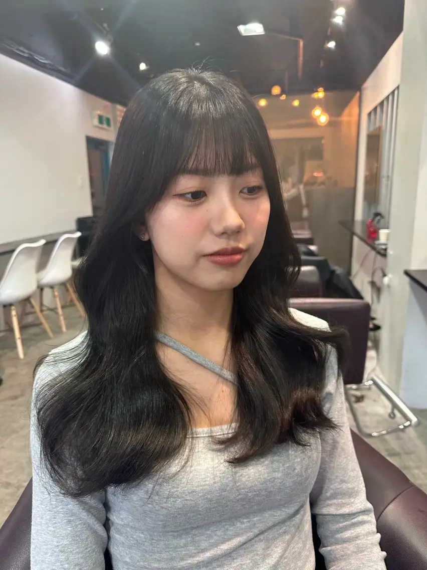 ロング カラー ブリーチ 透明感カラー ダブルカラー グレージュ イルミナカラー 極上の艶髪 RINAのヘアスタイル