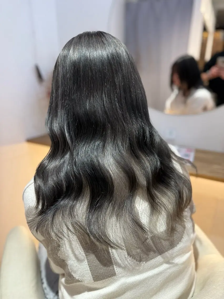 セミロング カラー ASAHI Lovisのヘアスタイル